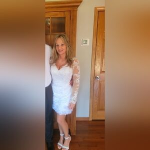 White Lace Long Sleeve  Lace Wedding Dress Size 4 Wore 2 Hrs Or Less Very Pretty